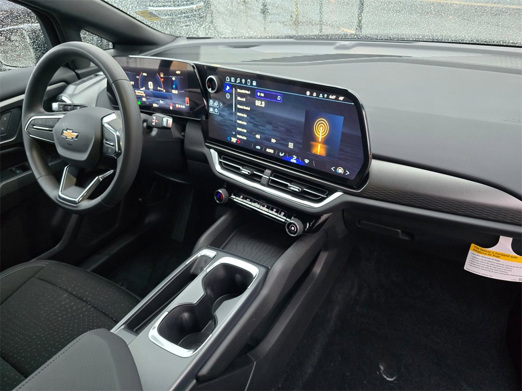 Used 2025 Chevrolet Equinox EV LT w/ Convenience Package image 10