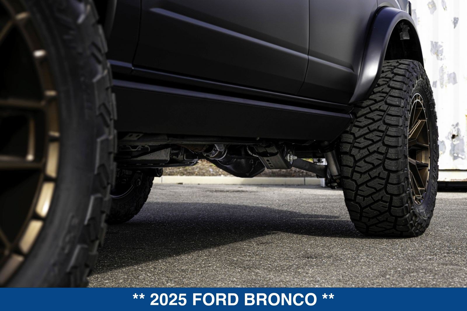 Used 2025 Ford Bronco Badlands AWD/4WD image 35