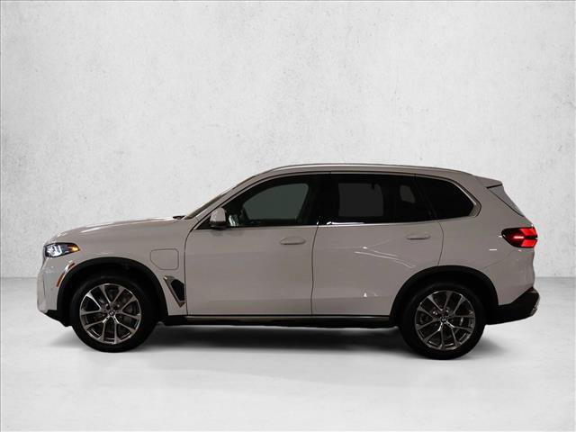 New 2026 BMW X5 xDrive50e w/ Premium Package AWD/4WD image 9