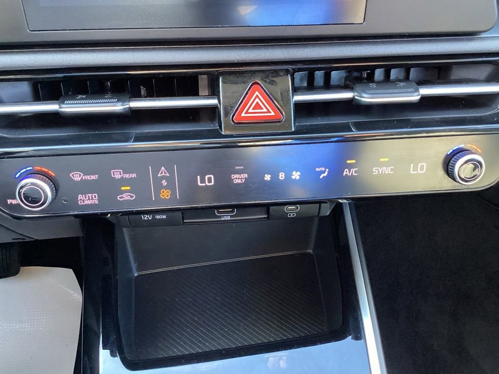 Used 2025 Kia Niro LX FWD image 22