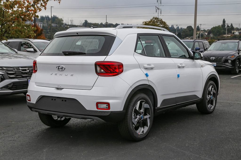 Used 2026 Hyundai Venue SEL FWD image 9