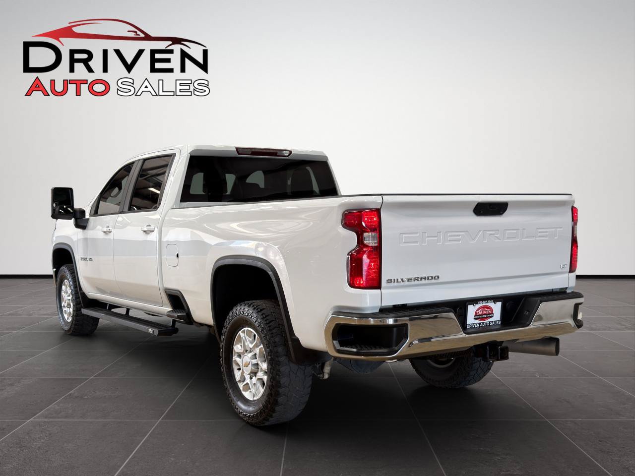 Used 2021 Chevrolet Silverado 2500 LT w/ Convenience Package AWD/4WD image 5
