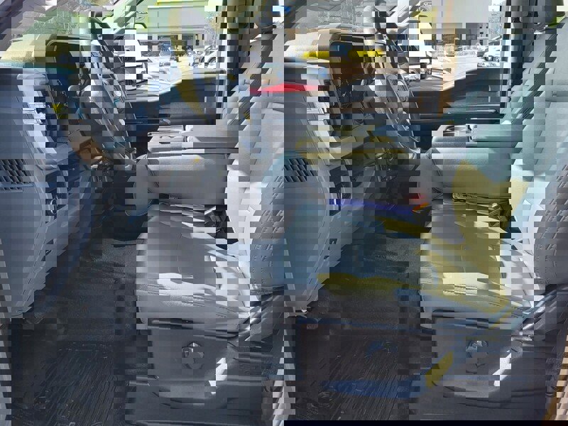 Used 2024 Ford F250 XL image 5