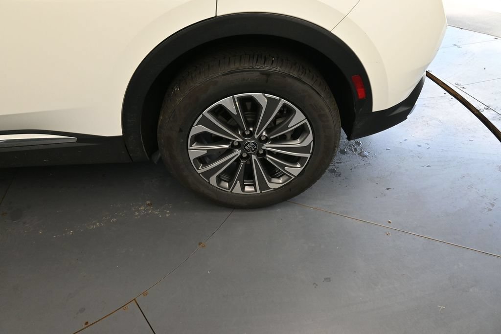 Used 2024 Buick Envision Preferred AWD/4WD image 17