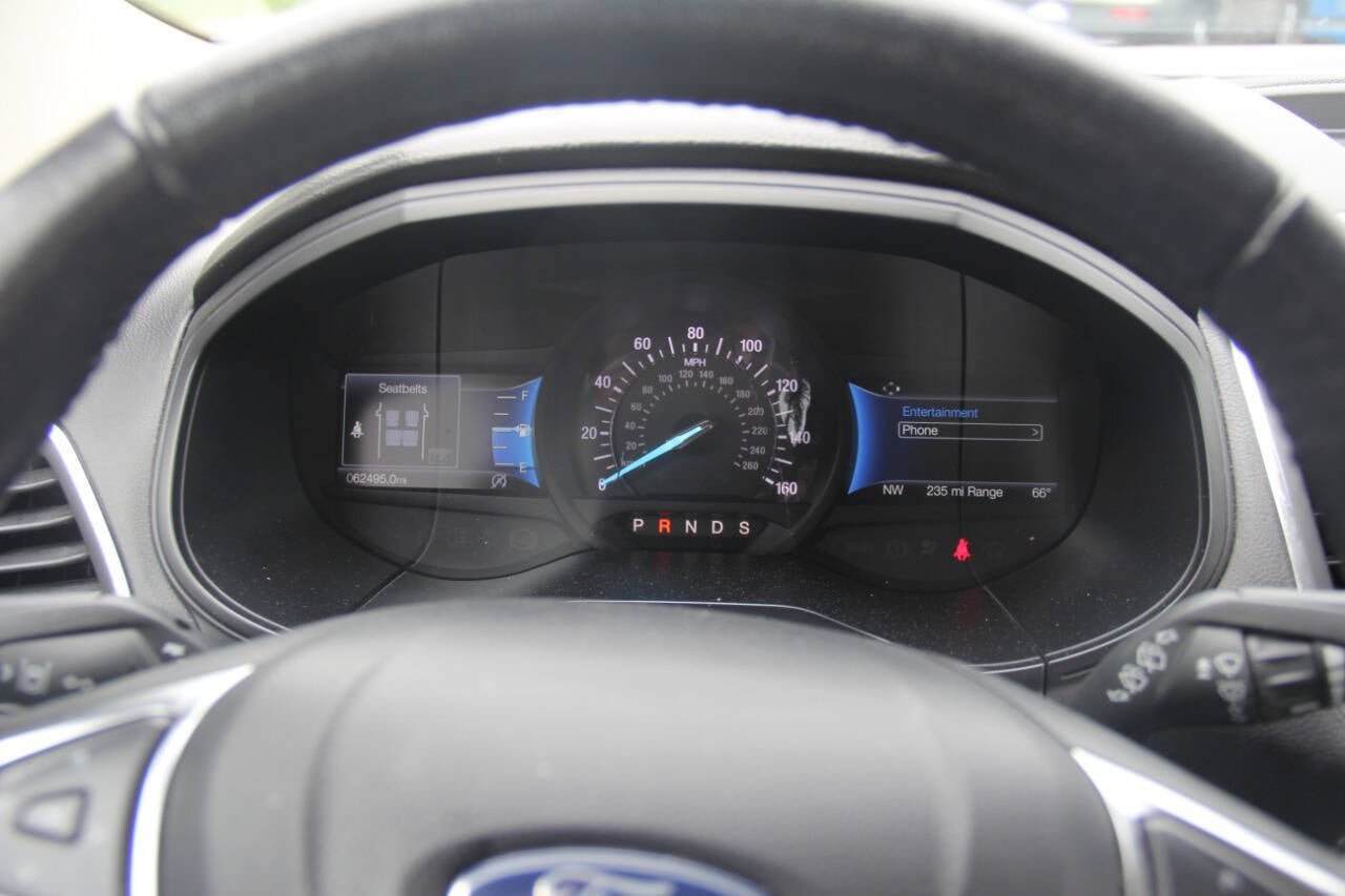 Certified 2022 Ford Edge Titanium AWD/4WD image 31
