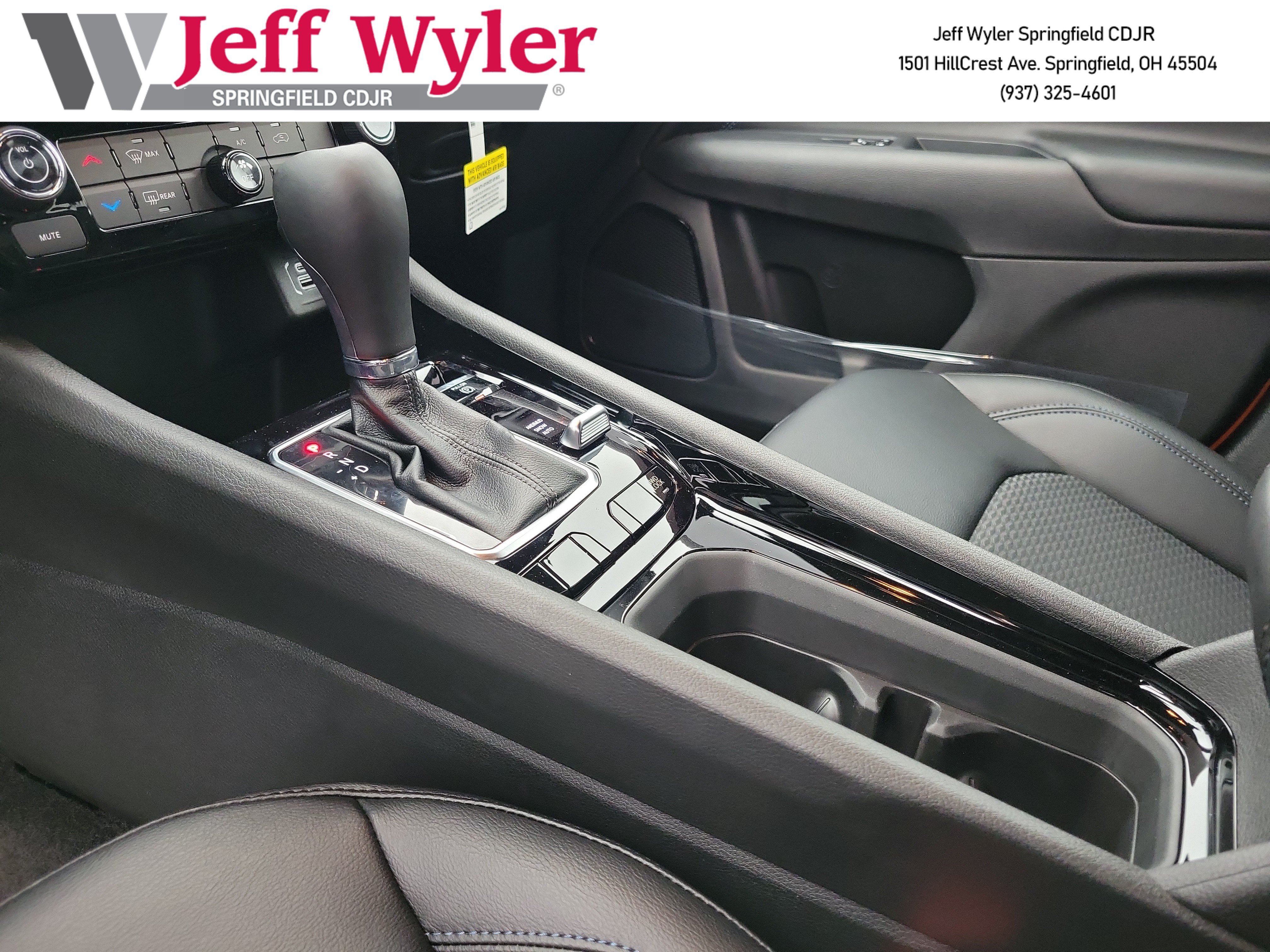 New 2026 Jeep Compass Latitude AWD/4WD image 13