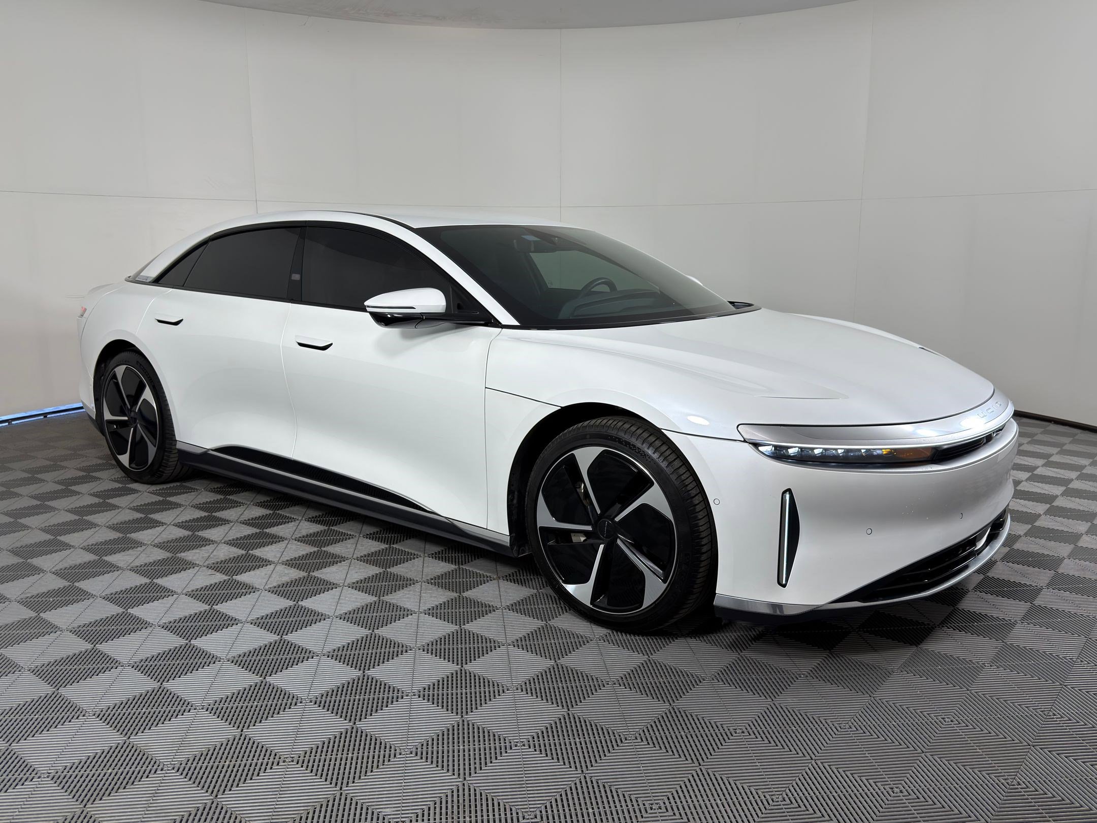 Used 2023 Lucid Air Touring image 6