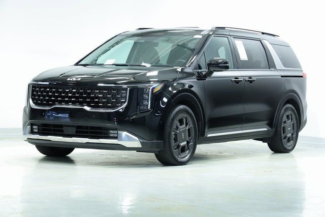 Used 2025 Kia Carnival SX