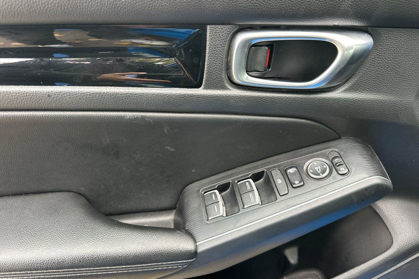 Used 2023 Honda Civic Sport image 11