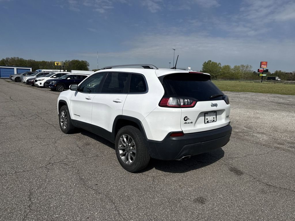 Used 2019 Jeep Cherokee Latitude Plus w/ Cold Weather Group AWD/4WD image 6