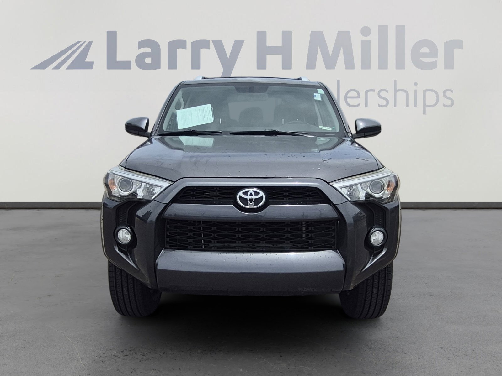 Used 2018 Toyota 4Runner SR5 AWD/4WD image 8