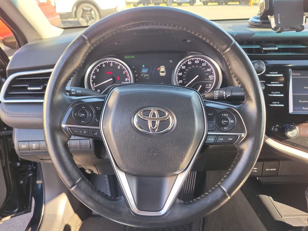 Used 2018 Toyota Camry XLE image 22