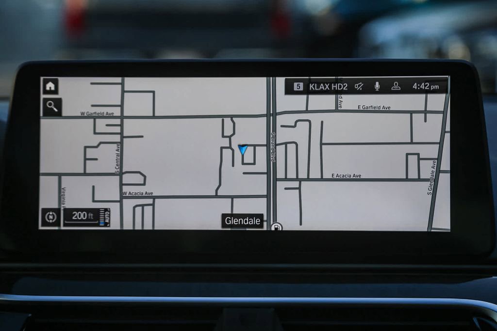 Certified 2023 BMW 530e w/ Convenience Package image 11
