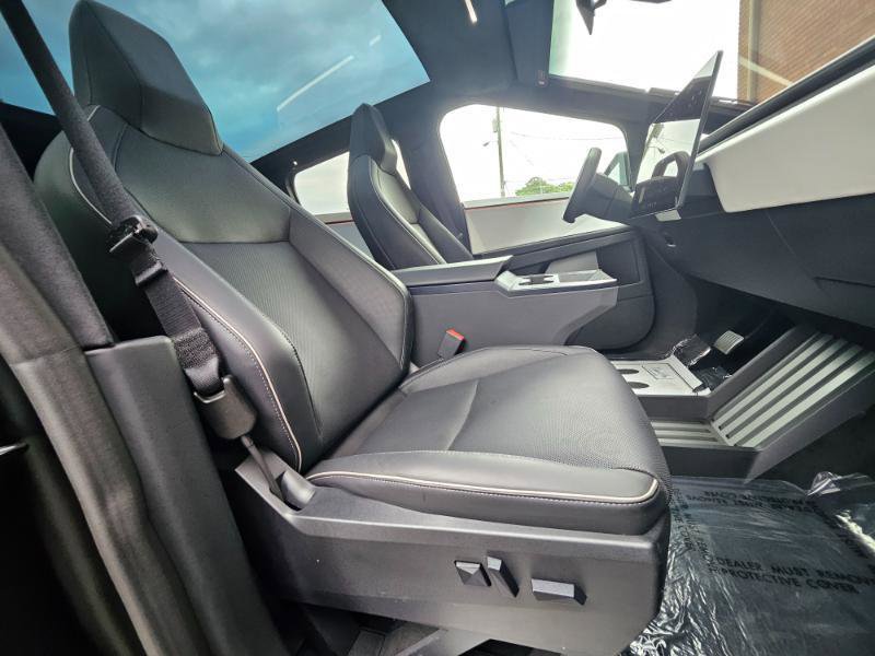 Used 2024 Tesla Cybertruck AWD Crew Cab image 68