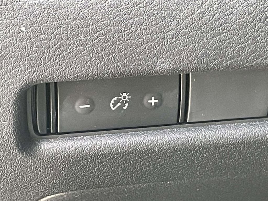 Used 2023 Nissan Rogue S image 16