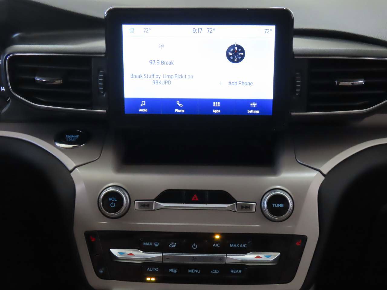 Used 2023 Ford Explorer XLT w/ Equipment Group 202A image 12