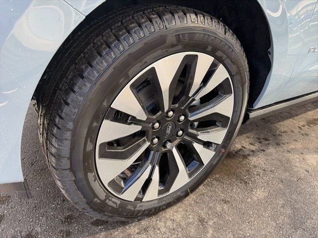 New 2026 Ford Expedition Platinum w/ Driver's Package image 6