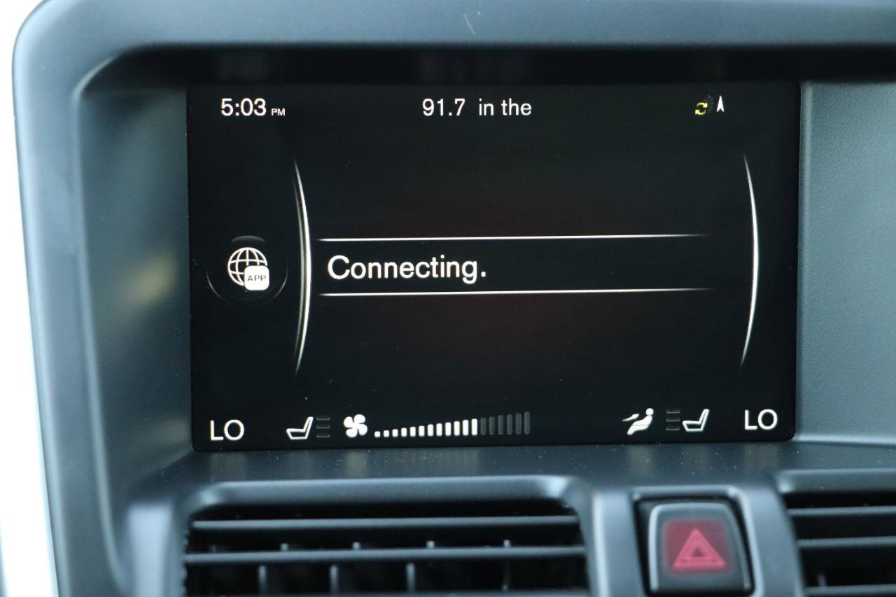 Used 2015 Volvo XC60 T6 Platinum AWD/4WD image 21
