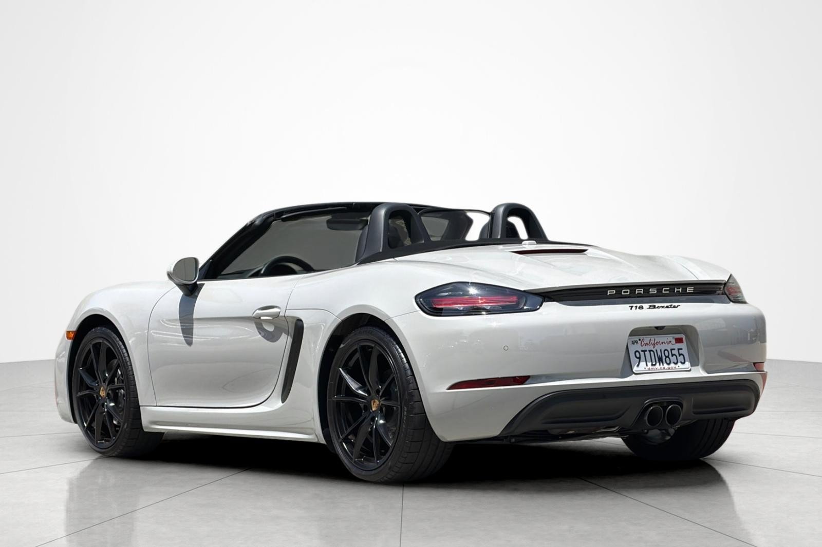 Used 2025 Porsche 718 Boxster w/ Premium Package RWD image 3