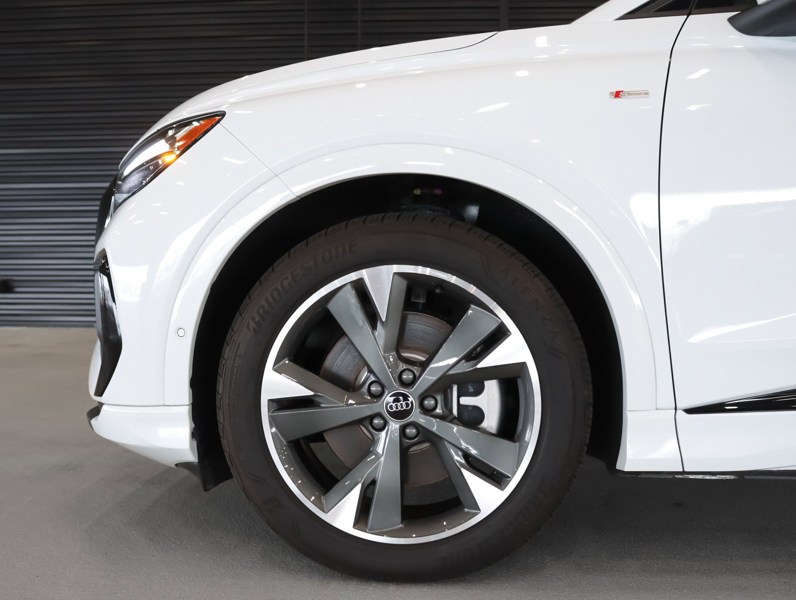 Certified 2024 Audi Q4 e-tron Premium Plus image 4