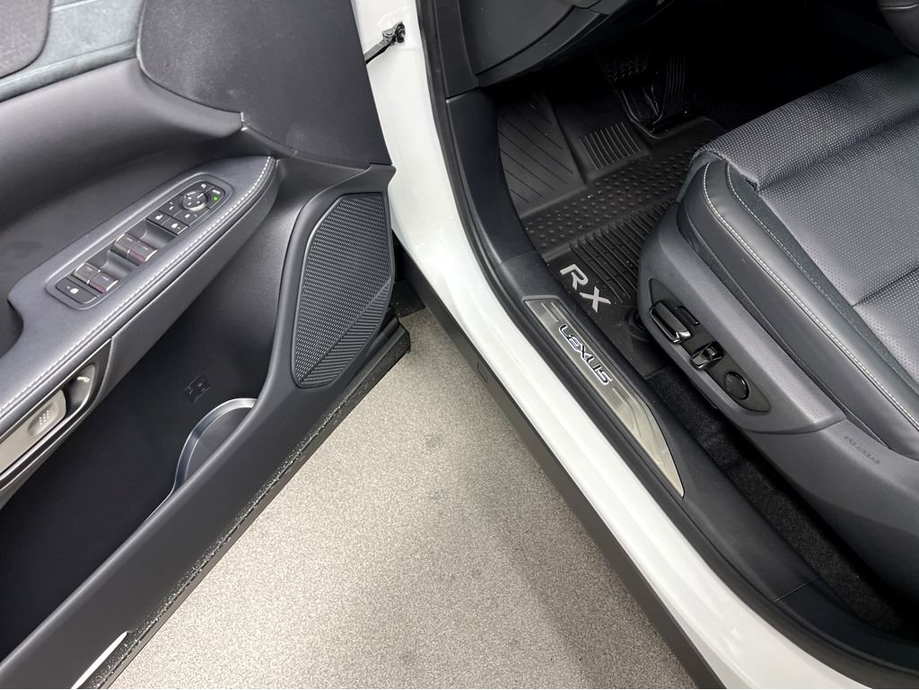 New 2026 Lexus RX 450h AWD image 8