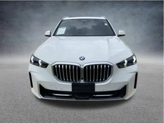 Used 2024 BMW X5 sDrive40i w/ Parking Assistance Package RWD image 2