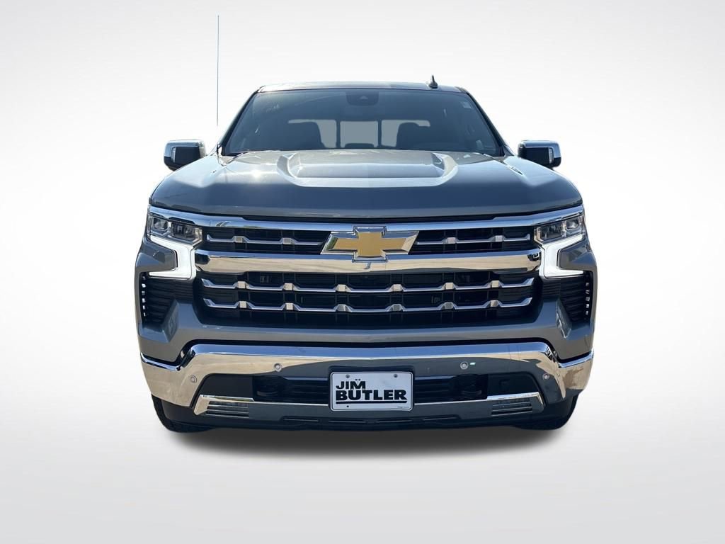 Used 2025 Chevrolet Silverado 1500 LTZ w/ LTZ Premium Package image 9