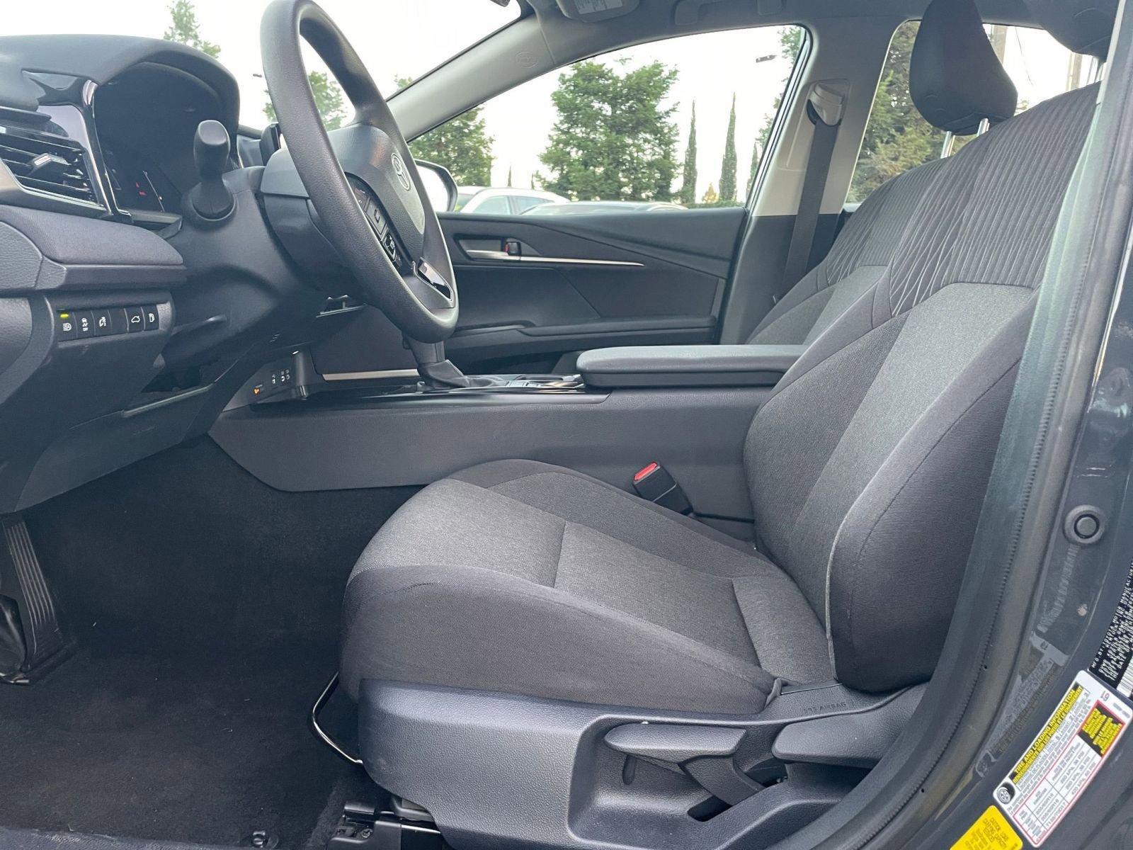 Used 2025 Toyota Camry LE image 21