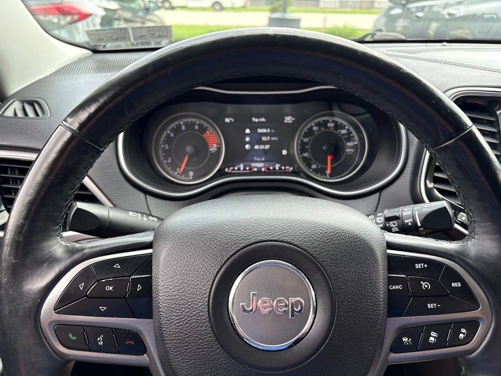 Used 2019 Jeep Cherokee Limited w/ Technology Group AWD/4WD image 21
