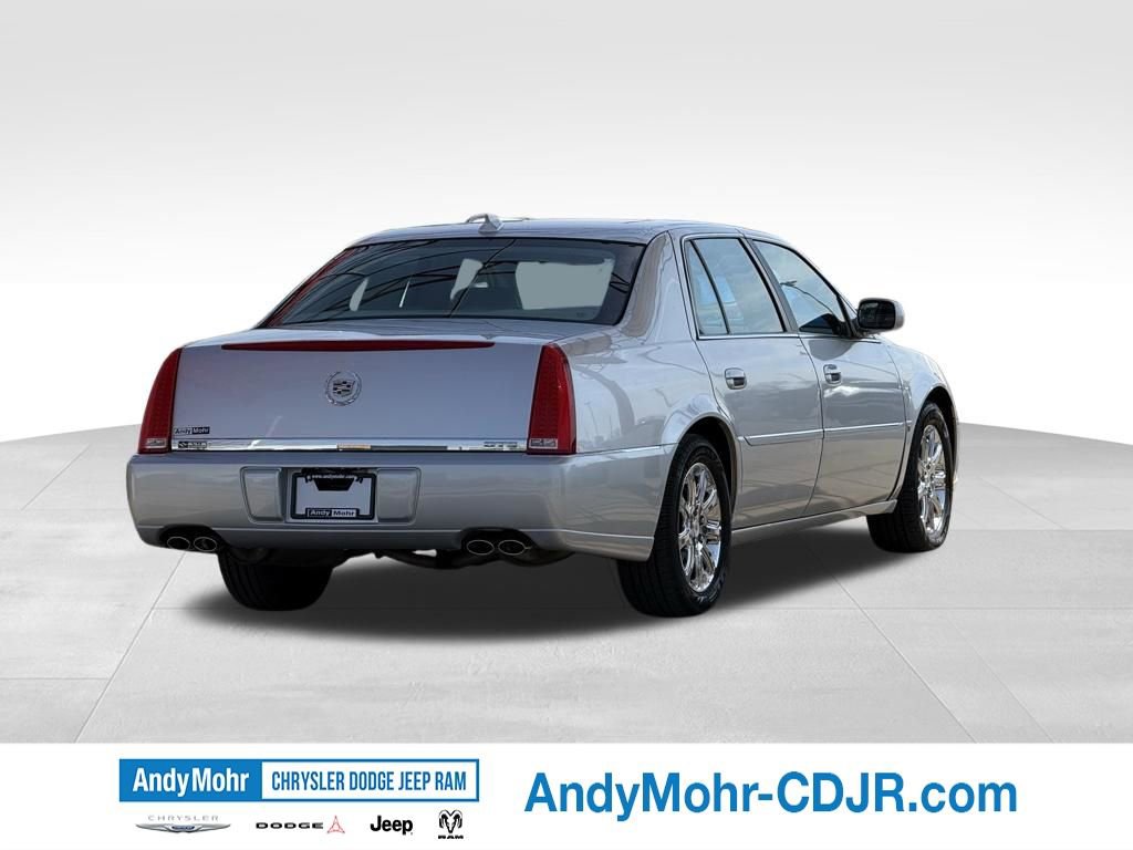 Used 2009 Cadillac DTS w/ Trunk Convenience Package FWD image 7