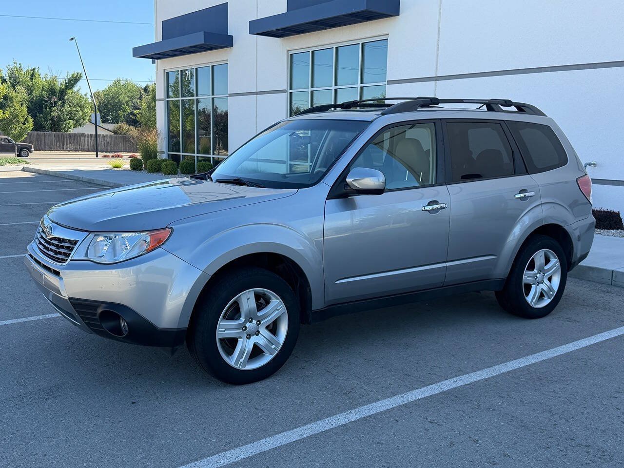 Used 2009 Subaru Forester 2.5X Limited AWD/4WD image 6