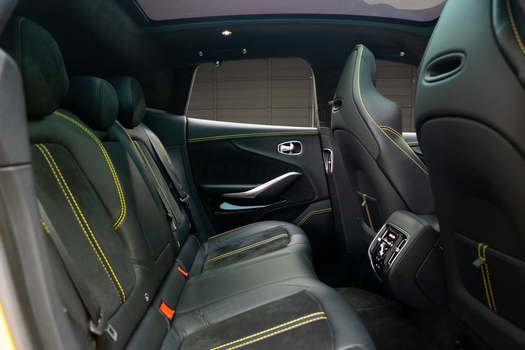 Used 2022 Aston Martin DBX AWD/4WD image 49