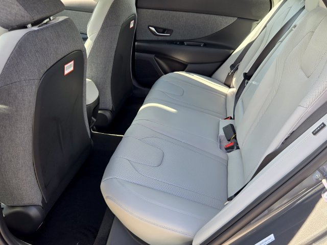 New 2026 Hyundai Elantra SEL Sport FWD image 6