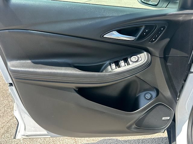 Used 2020 Buick Encore GX Essence w/ Experience Buick Package FWD image 14