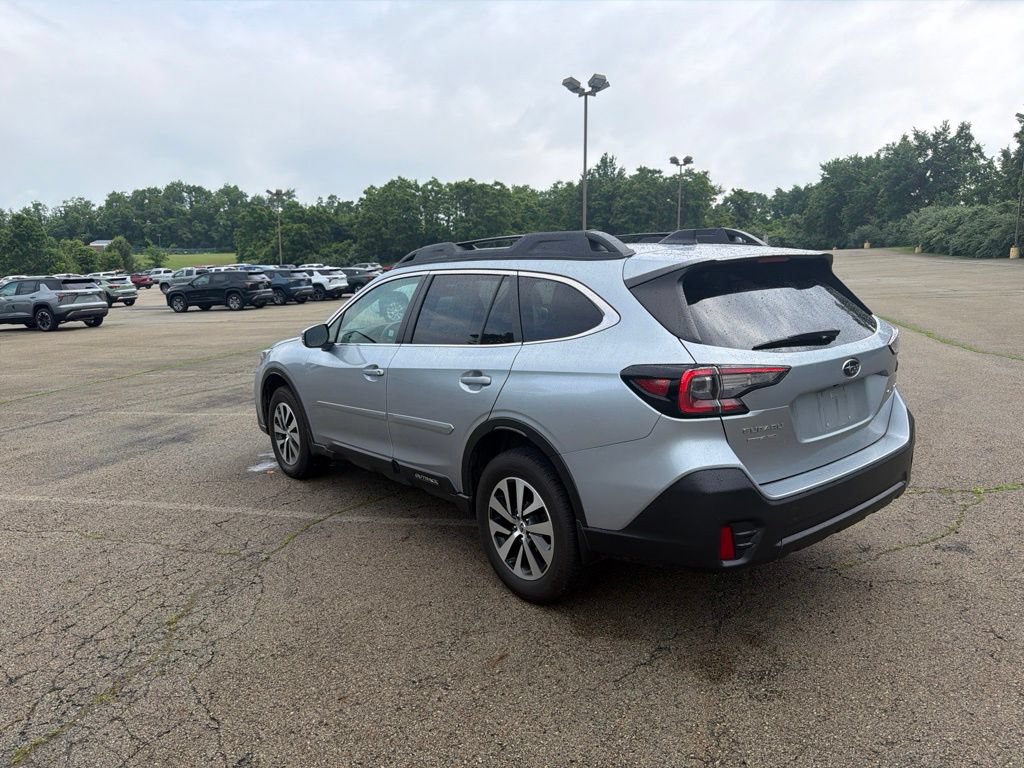 Used 2022 Subaru Outback Premium AWD/4WD image 5
