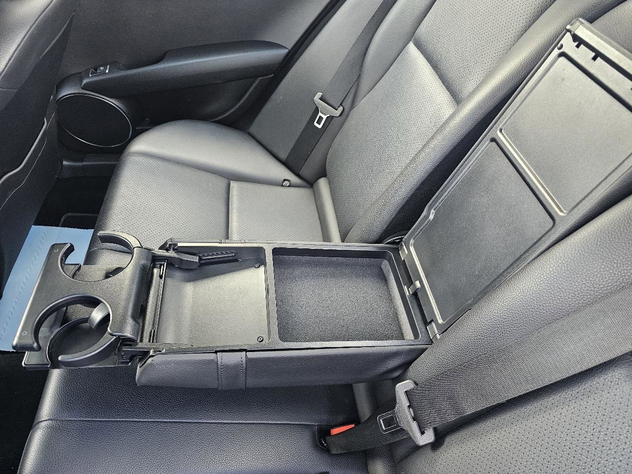 Used 2012 Mercedes-Benz C 300 4MATIC Sedan image 40