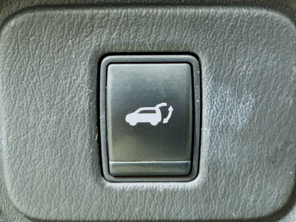 Used 2013 Nissan Pathfinder SL FWD image 33