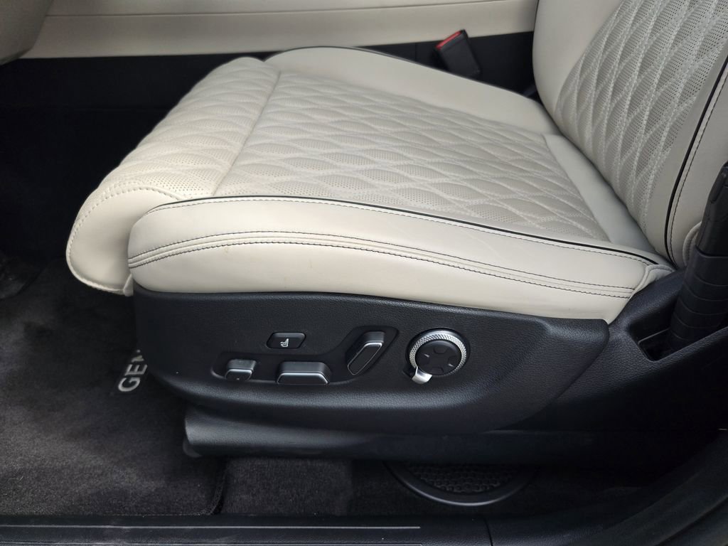 Used 2023 Genesis GV70 3.5T Sport w/ Sport Prestige Package image 27