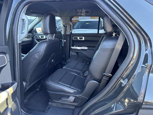 Used 2023 Ford Explorer XLT w/ Equipment Group 202A AWD/4WD image 31
