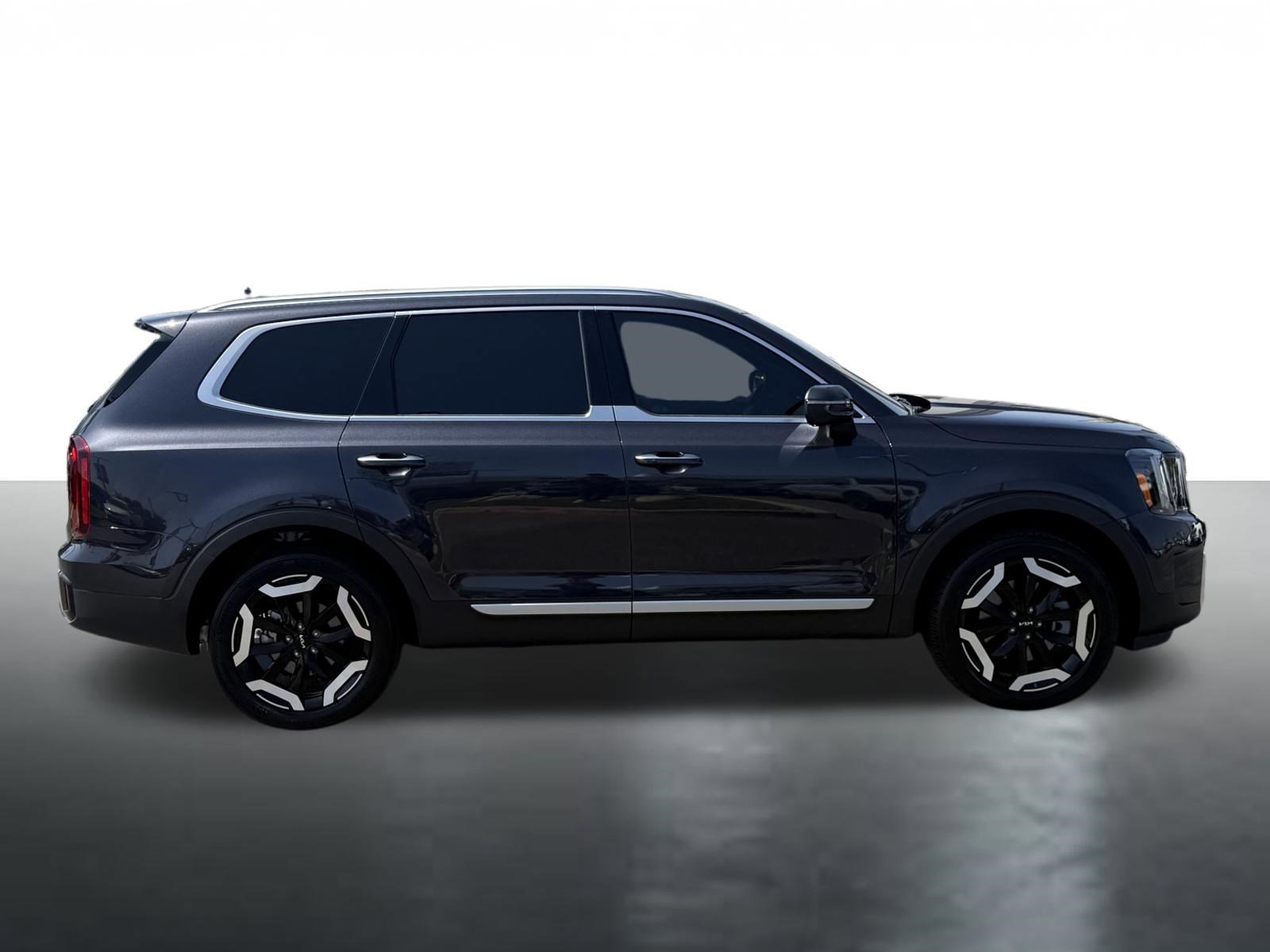 Used 2025 Kia Telluride S image 9