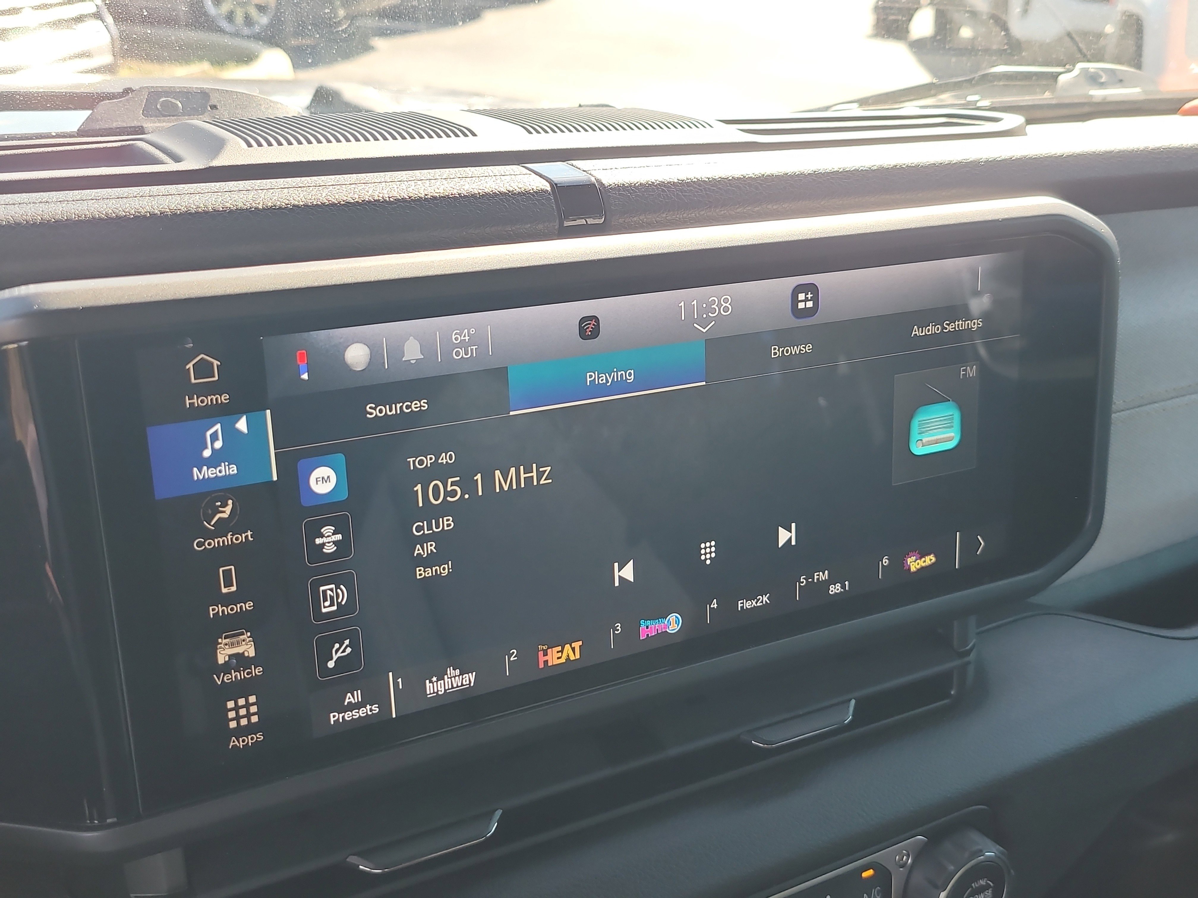 Used 2025 Jeep Wrangler Sport S image 20