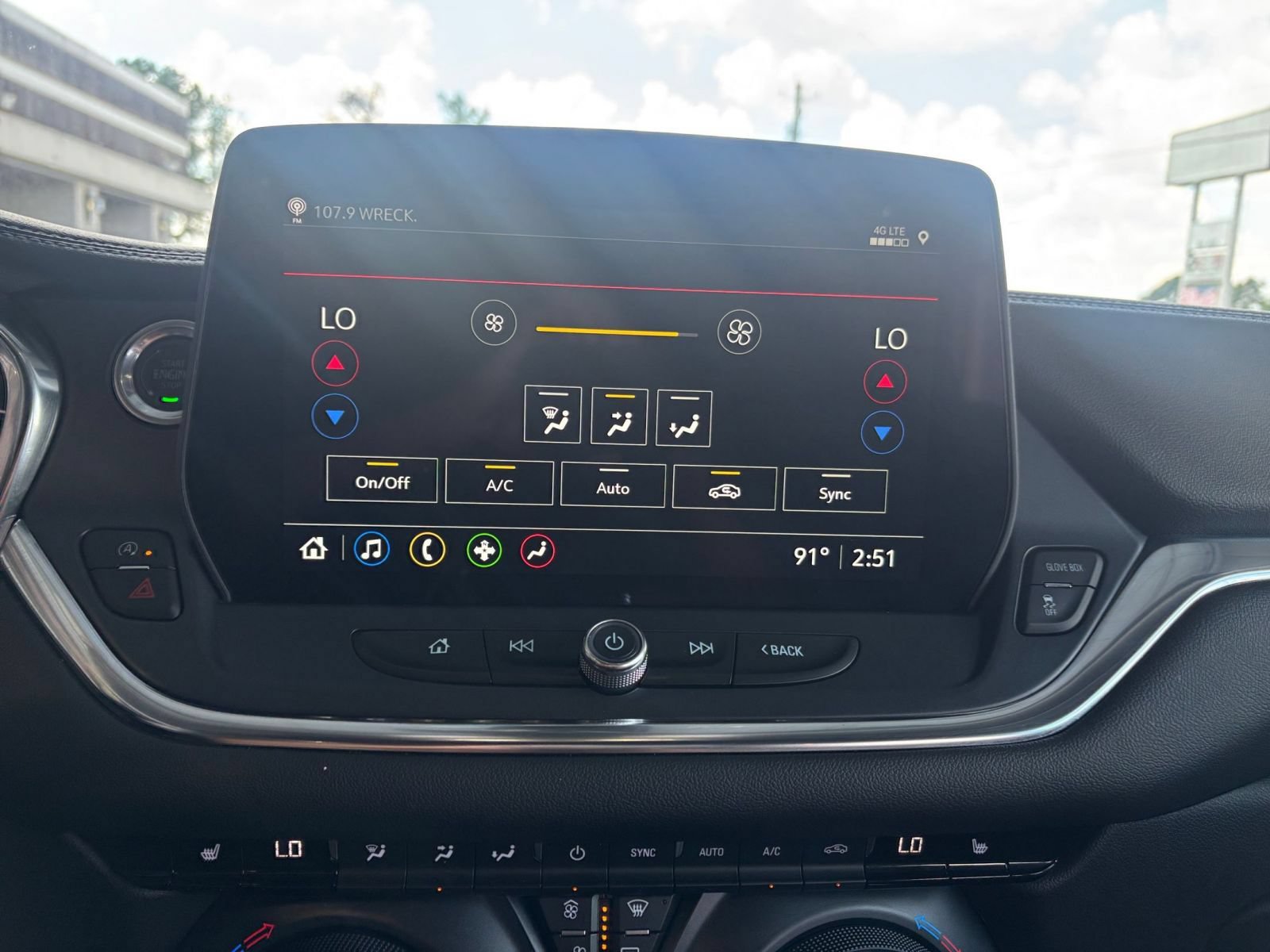 Used 2025 Chevrolet Blazer LT FWD image 19