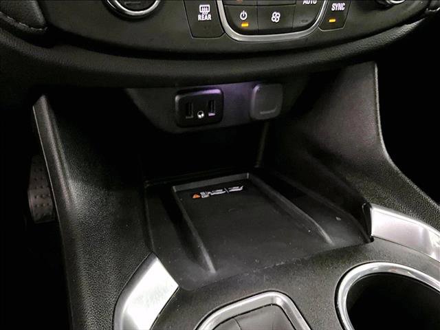 Used 2023 Chevrolet Traverse LT FWD image 24