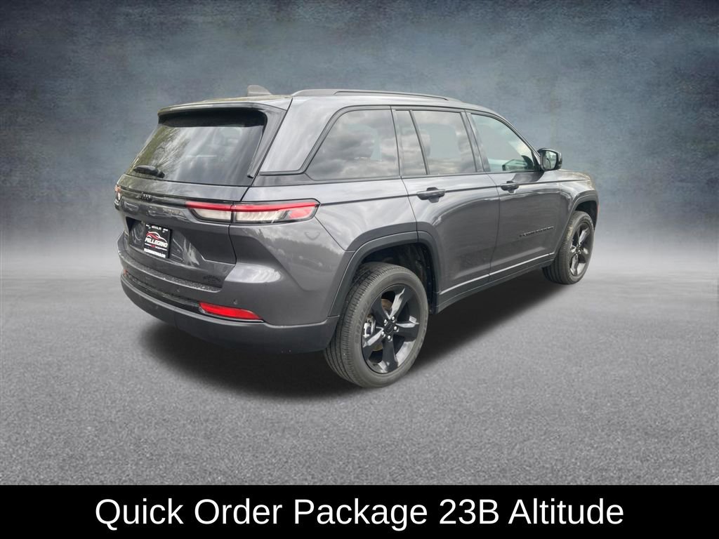 Used 2024 Jeep Grand Cherokee Altitude AWD/4WD image 6