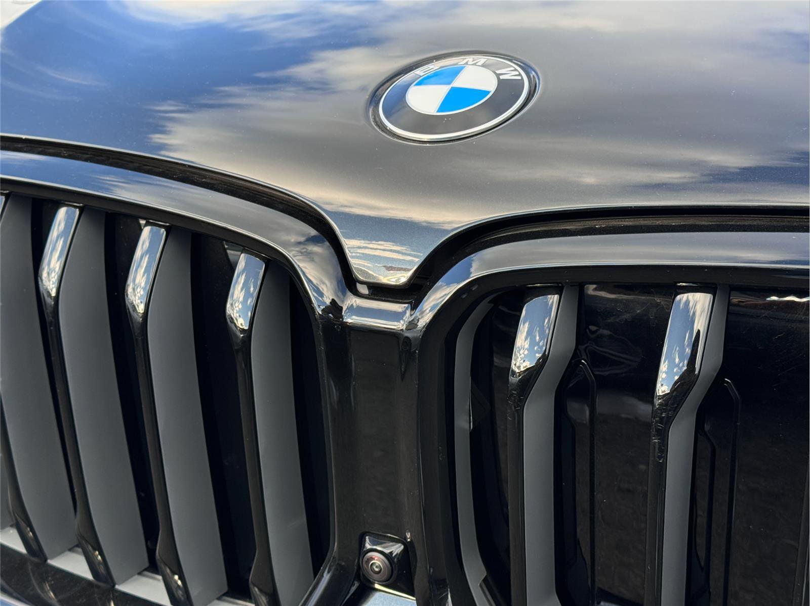 Used 2022 BMW X6 xDrive40i w/ M Sport Package image 7