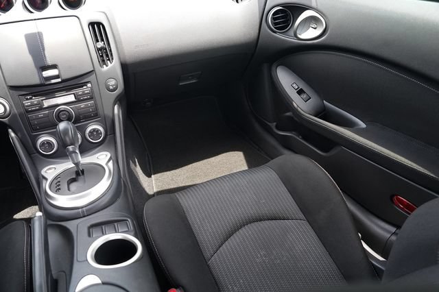 Used 2009 Nissan 370Z Coupe RWD image 20