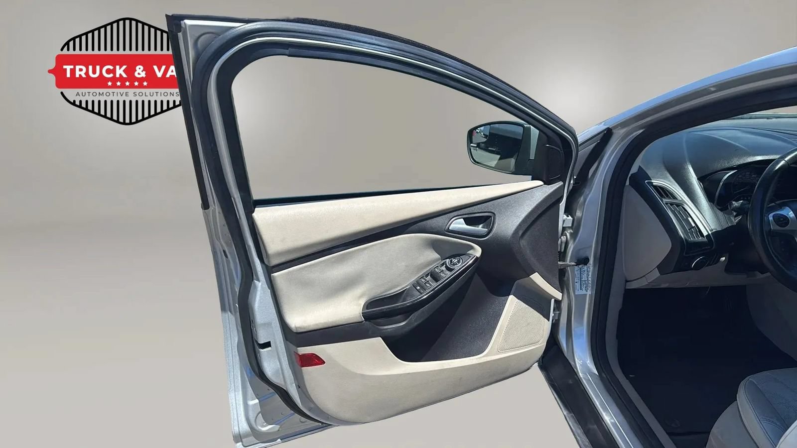 Used 2013 Ford Focus Electric Hatchback FWD image 22