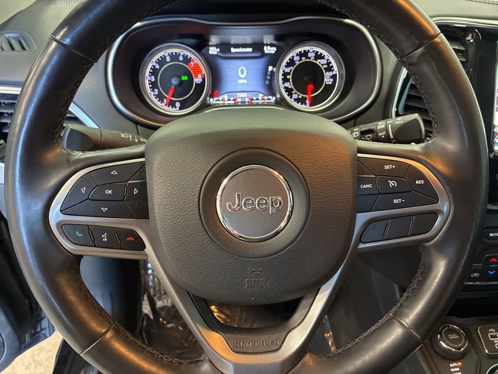 Used 2019 Jeep Cherokee Limited AWD/4WD image 16
