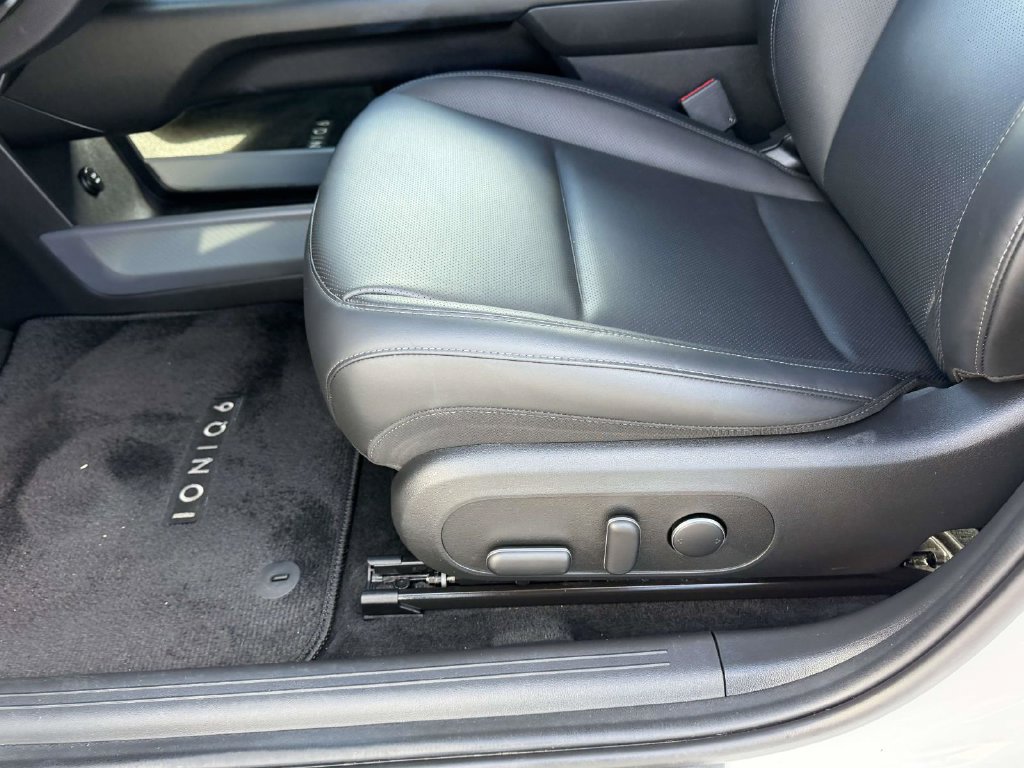 Used 2023 Hyundai Ioniq 6 SEL RWD image 18