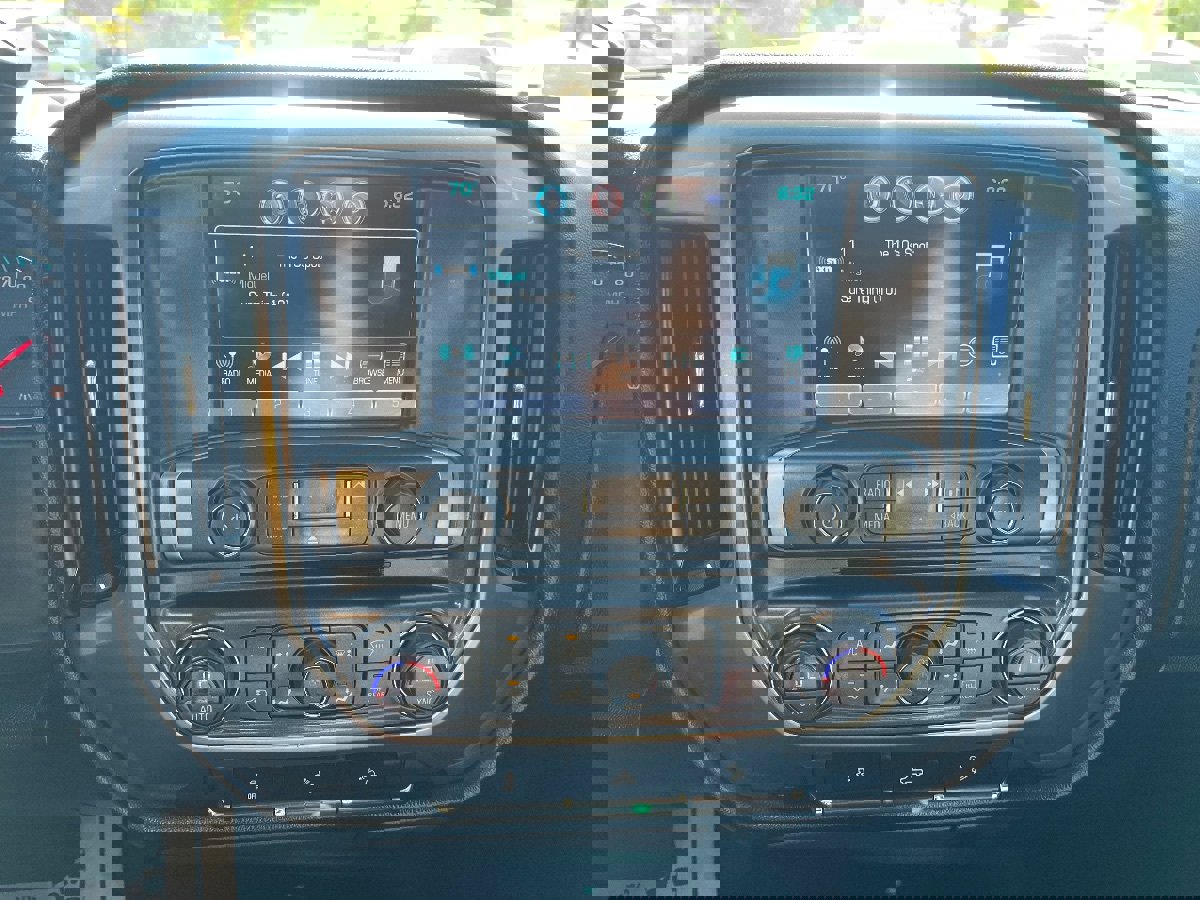 Used 2018 Chevrolet Silverado 1500 LT w/ All Star Edition AWD/4WD image 13